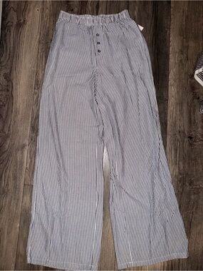 Beverly and Beck Wide-Leg Striped Pants in Navy and White